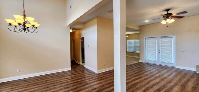 Building Photo - Great Home and Location-Available Now!