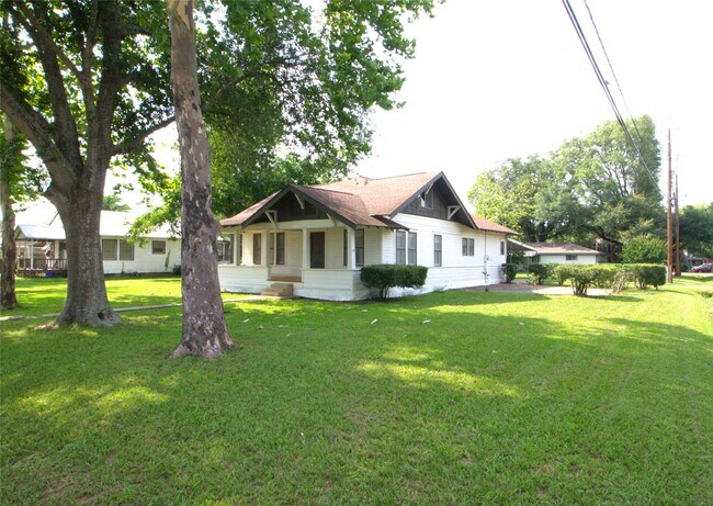 Building Photo - 315 High St