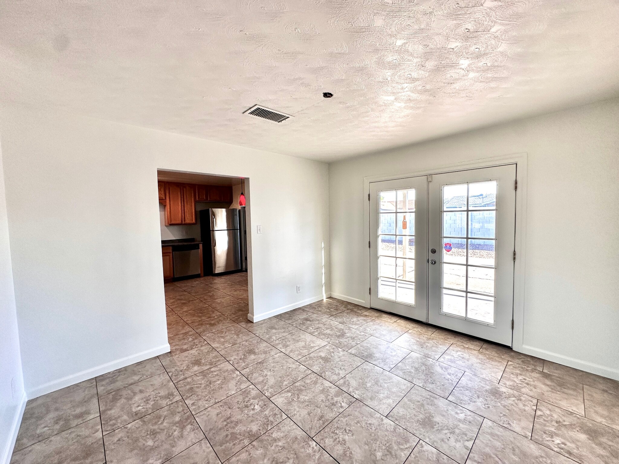 Building Photo - 1351 W 10th St