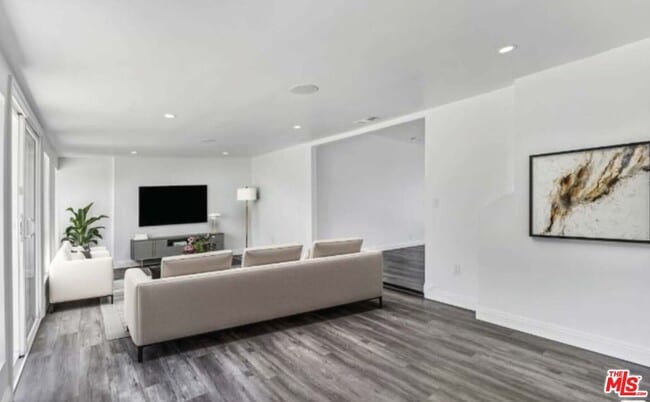 Building Photo - 23046 Leonora Dr