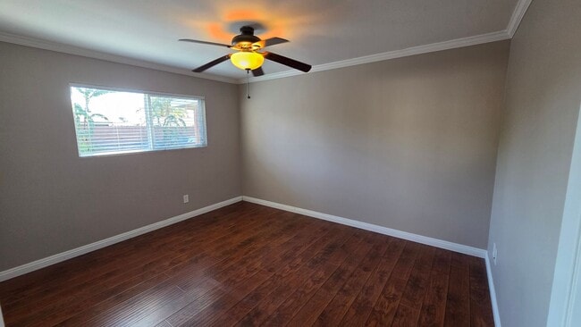 Building Photo - Spacious 3 bed 1 bath with a large backyard!