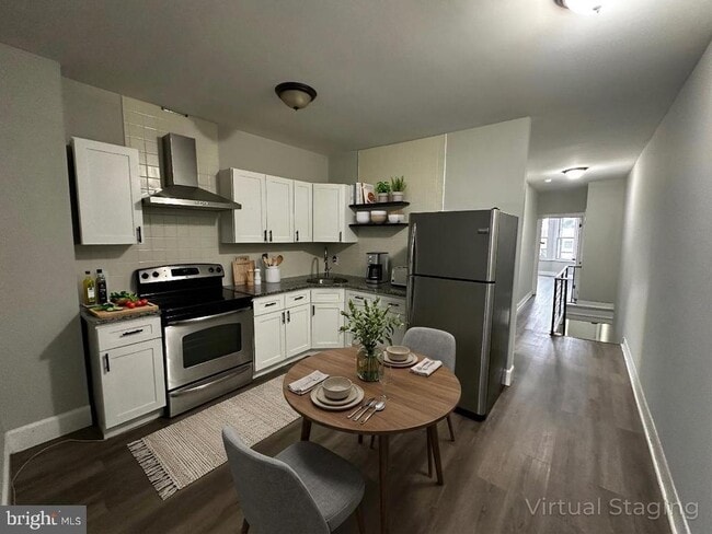 Building Photo - 5729 Pine St