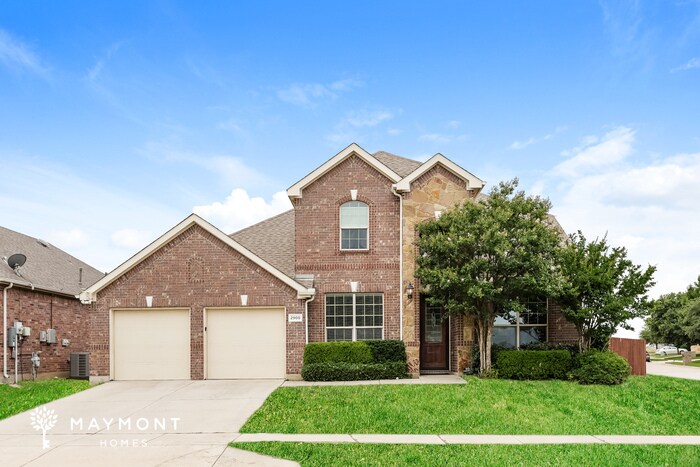 Primary Photo - 2900 Softwood Cir