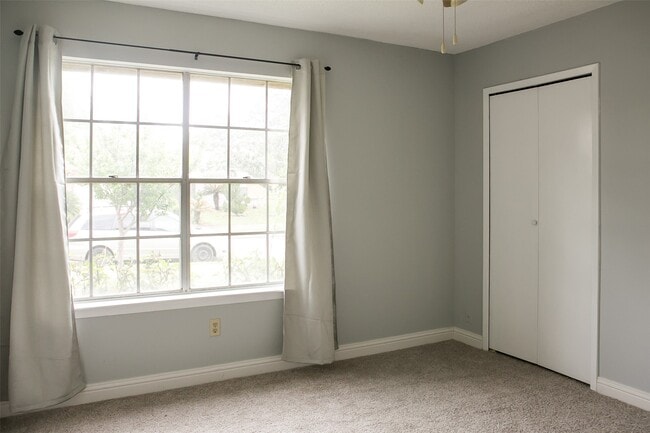 Building Photo - 12051 Creekhurst Dr