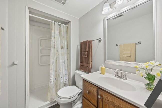 Building Photo - 73 Century Dr