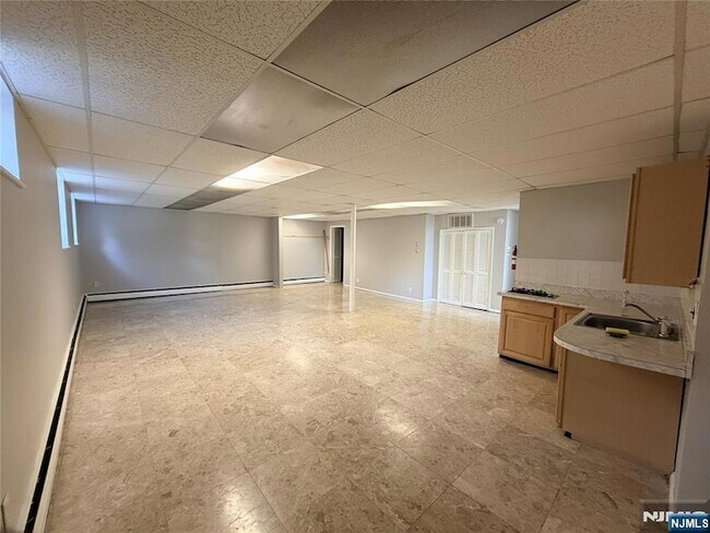Building Photo - 1069 Palisade Ave