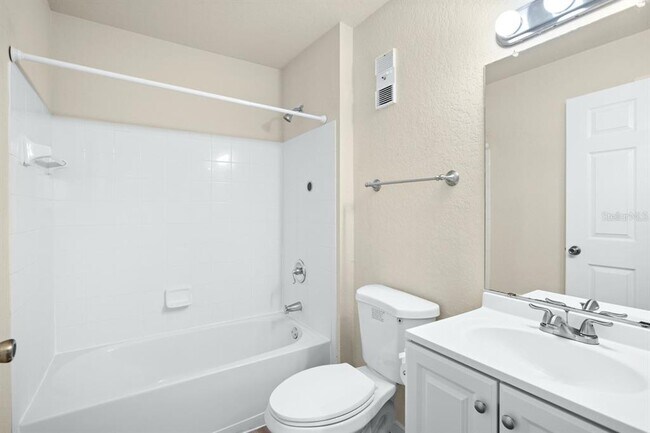 Building Photo - 13016 Plantation Park Cir