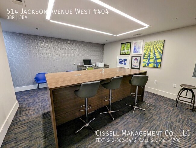 Building Photo - 514 Jackson Avenue West #404