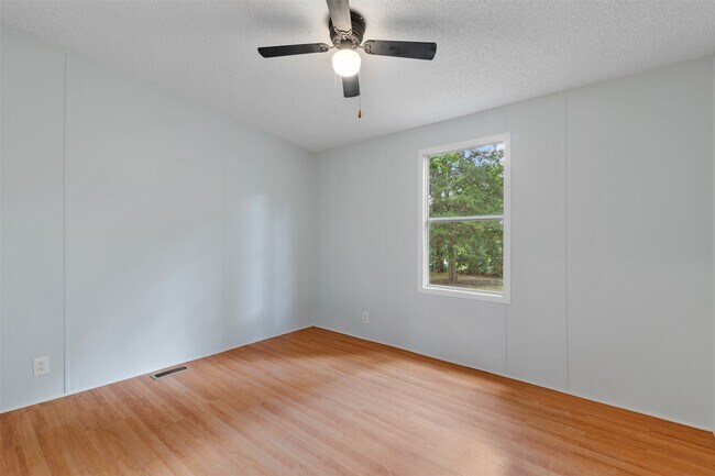 Building Photo - 3756 Hickory Ln