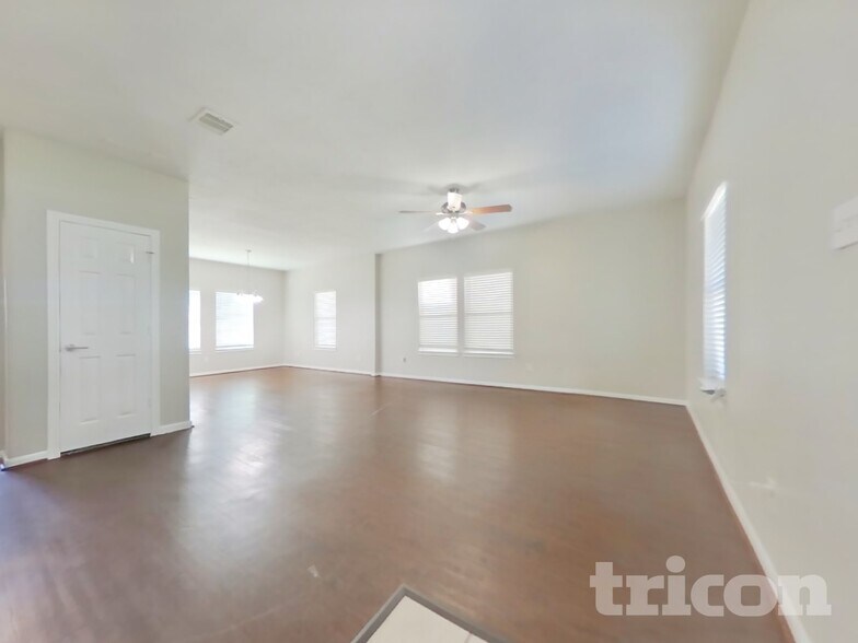 Building Photo - 11415 Carla St