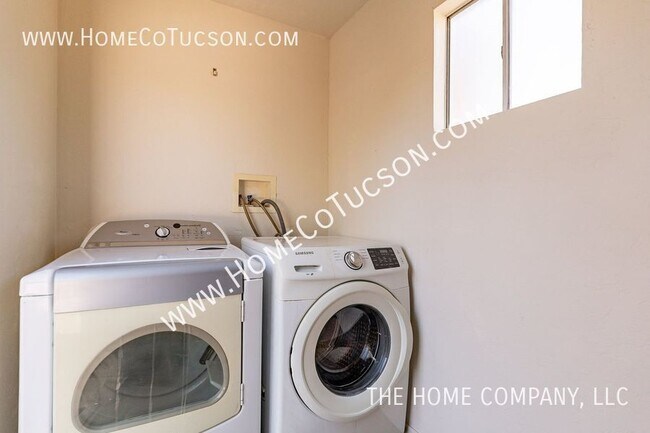 Building Photo - 3949 E 2nd St