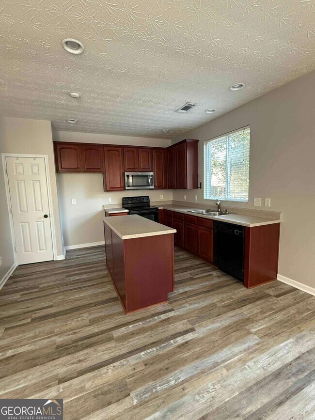 Building Photo - 503 Sautee Pl