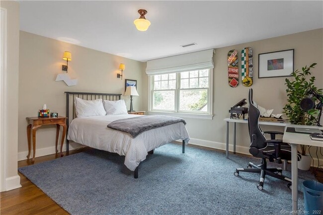 Building Photo - 6 Searles Rd