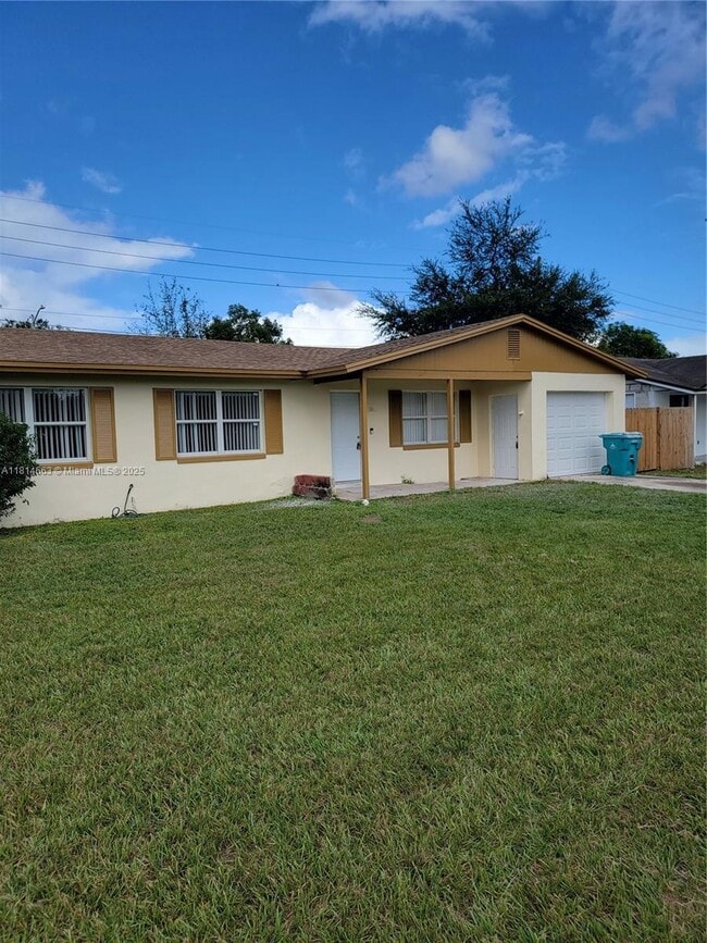 Building Photo - 4285 Solomon Dr