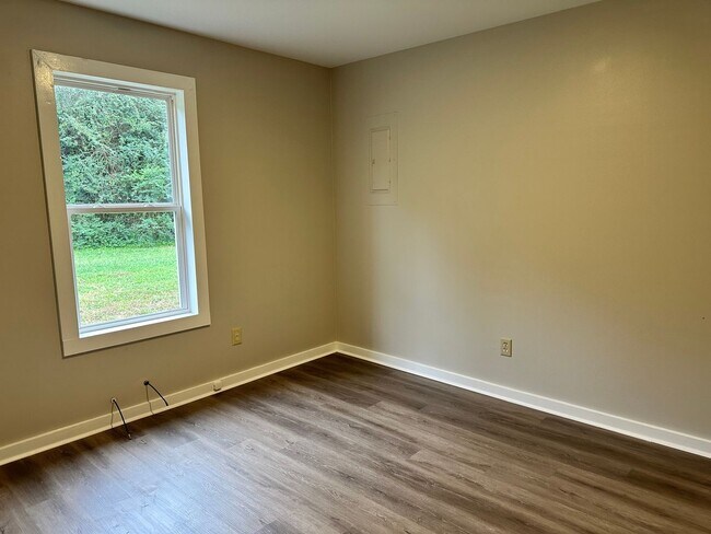 Building Photo - 7446 Bellehaven Dr
