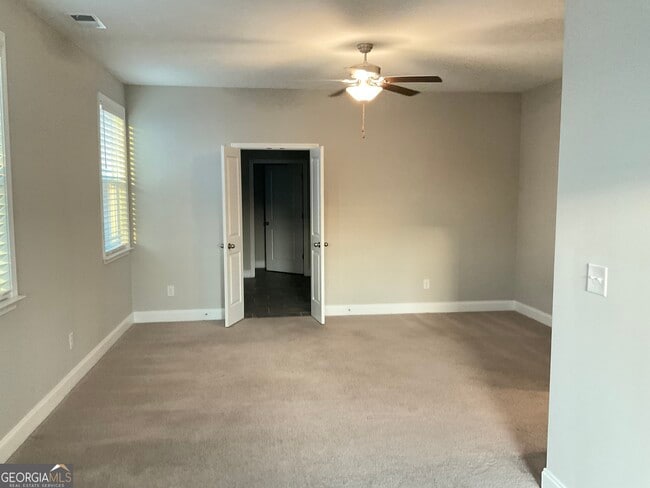 Building Photo - 495 Plainfield St