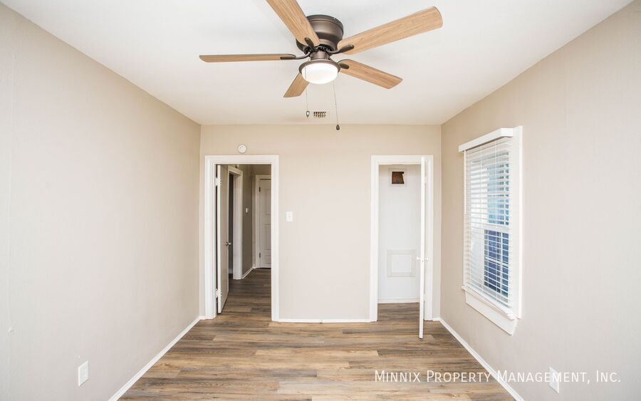 Building Photo - 2404 27th St