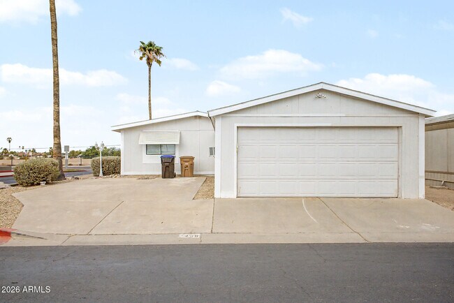Building Photo - 8601 N 103rd Ave