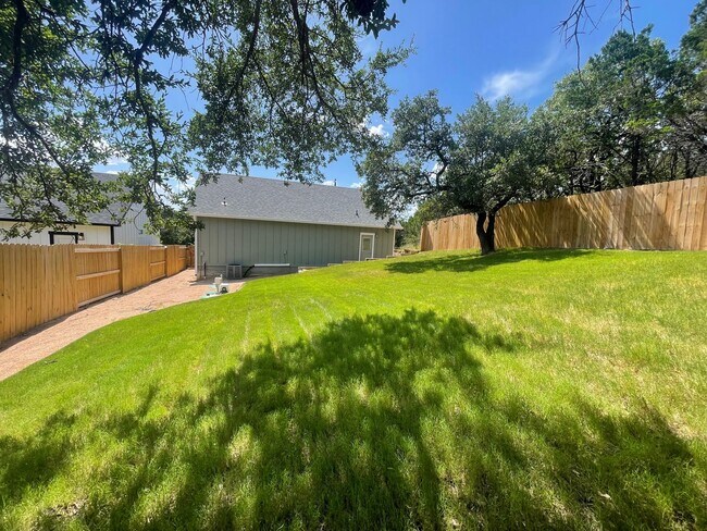 Building Photo - NEW ON MARKET