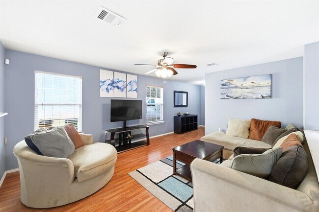 Building Photo - 1905 Espino Cove