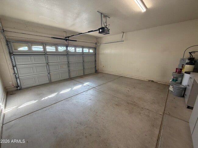 Building Photo - 998 E Mission Dr