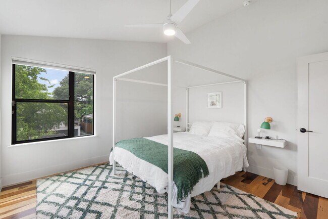 Building Photo - Modern Oasis in Bouldin Creek