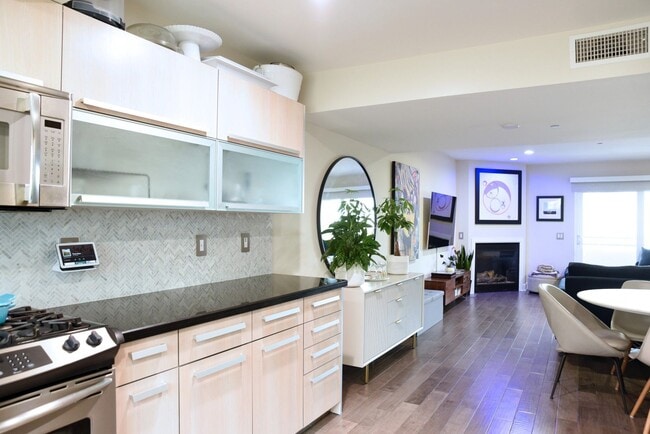 Building Photo - OCEAN VIEWS - 2BD/2.5BA Condo in the Heart of Oceanside
