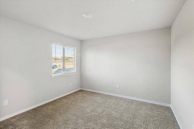Building Photo - Spacious 5-Bedroom Home for Rent in Harker Heights