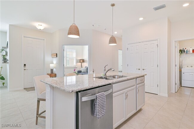 Building Photo - 3013 Royal Gardens Ave