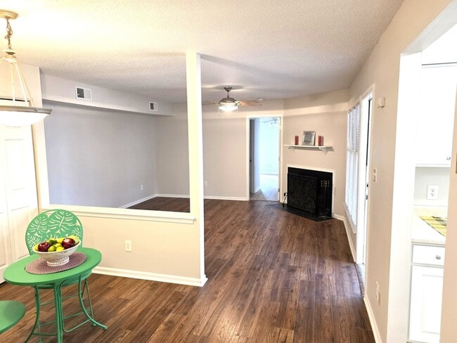 Building Photo - 2811 Edridge Ct