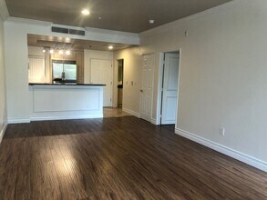 Building Photo - 220 E Flamingo Rd