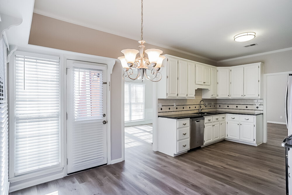 Building Photo - 5471 Saddle Creek