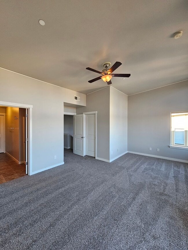 Building Photo - Bremerton Townhome with Puget Sound Views