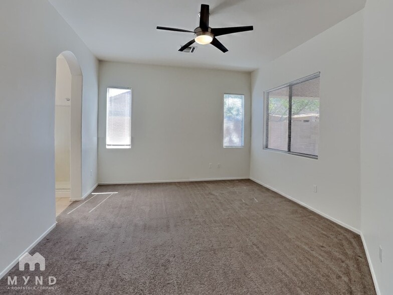 Building Photo - 12548 E Red Iron Trail