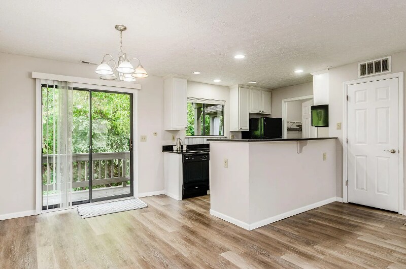 Building Photo - 5340 Darlington Rd