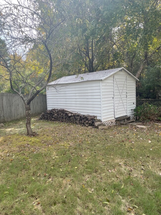 Building Photo - 12 Cherry Leaf Cove