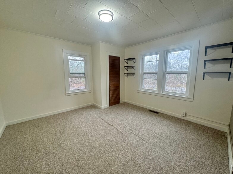 Building Photo - 1274 Bangor Rd