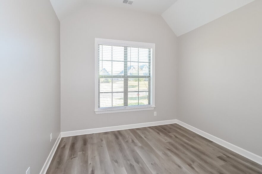 Building Photo - 40 Donna Lyn Dr