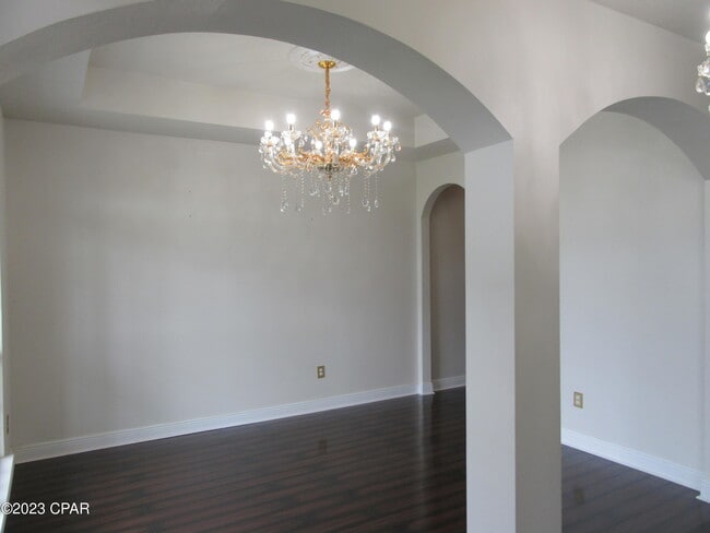 Building Photo - 105 N Shoreview Dr.