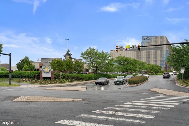 Building Photo - 181 E Reed Ave