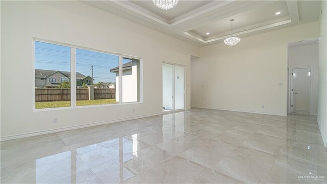 Building Photo - 2804 Magnolia Dr