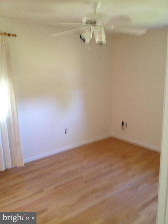 Building Photo - 7017 Murray Ln