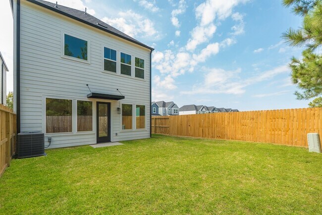 Building Photo - 7628 Inwood Hls Ln