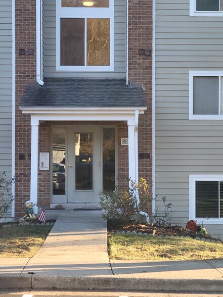 Building - 30 Creekwood Dr