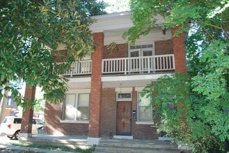 Building Photo - 1860/1862 Court Avenue