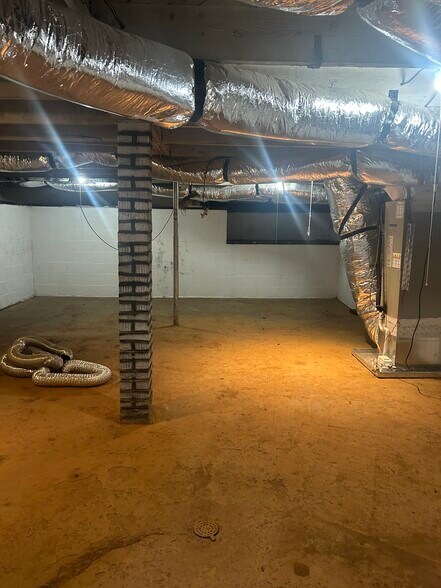 Heated & Cooled Unfinished basement - 122 Ross St