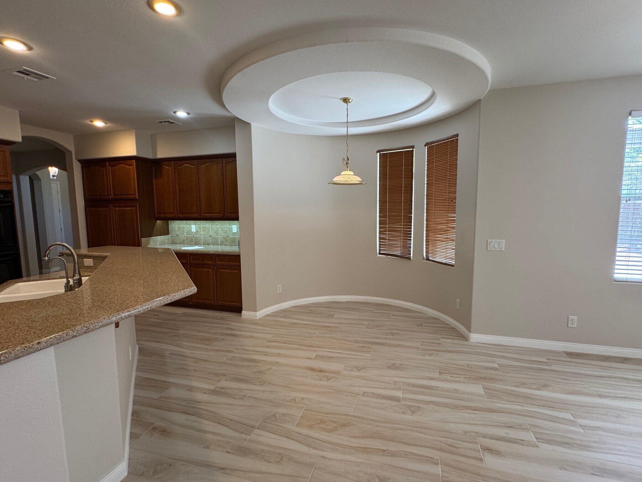 Building Photo - 712 Pinnacle Heights Ln
