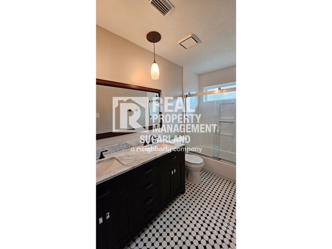 Building Photo - Elegant Living & Modern Comfort in Lexington Creek