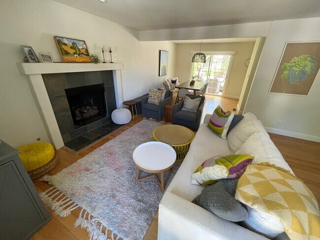 living room - 1077 Valley View St