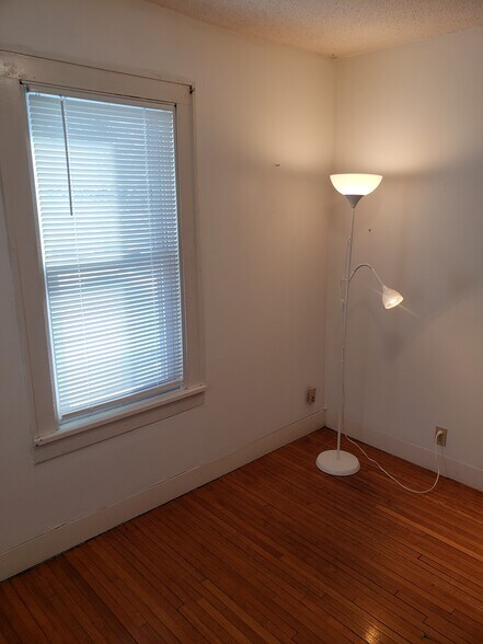 bedroom 1 - 3231 Ulysses St NE